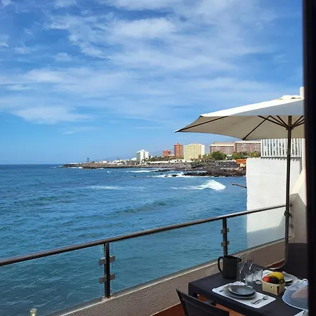 Calle Guajara, 1. Casa Playa Chica